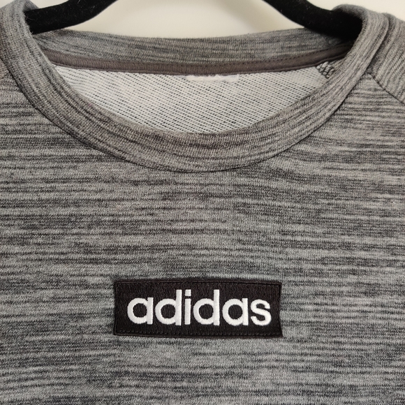 Adidas Crop boxy sweatshirt size xs-s - Picture 4 of 4